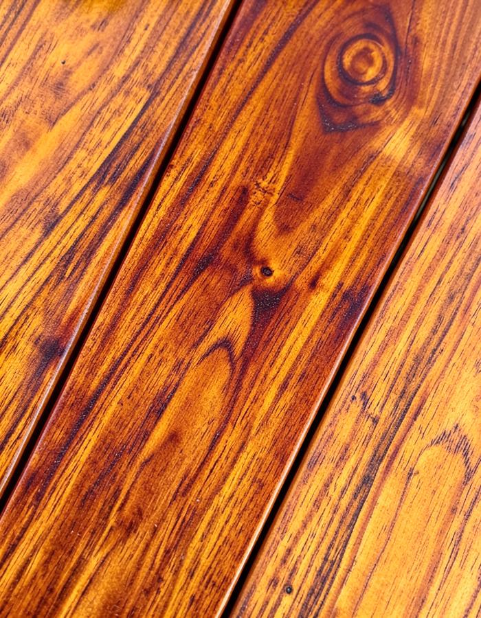Dřevěná terasa po renovaci a naolejování